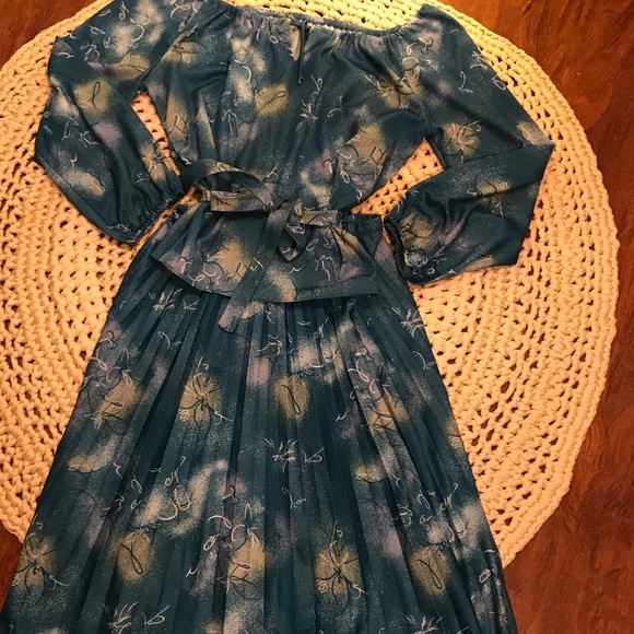 Vintage accordion skirt and top - Picture 4 of 4